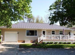 713 & 707 5th Ave, Ackley, IA 50601