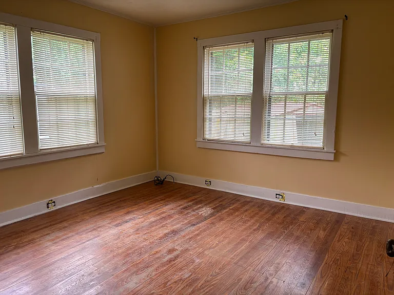 127 Louisa Blvd — Photo 8