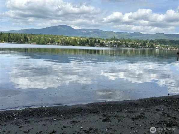 23415 Coots Cove Lane, Mount Vernon, WA 98274