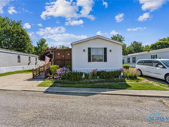 3rd image of 8243 Oakwood Dr
