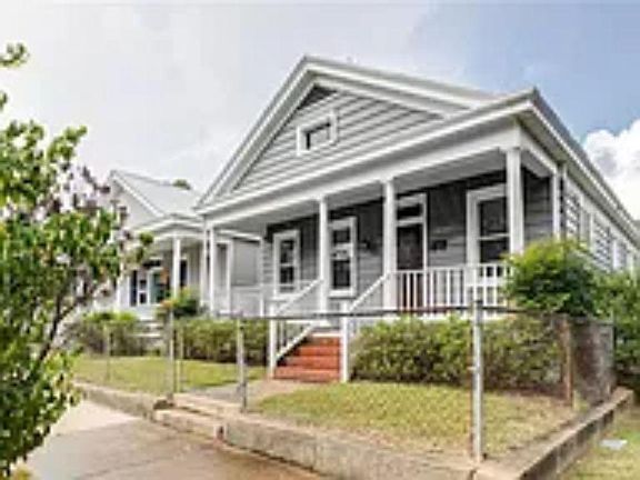 2nd image of 1432 Oakwood Ave