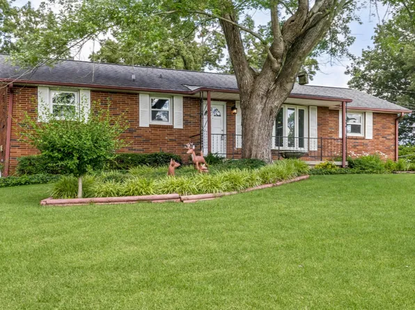208 Orleans Dr, Clarksville, TN 37042