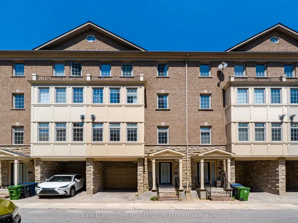 22 William Poole Way #15, Toronto, ON M2N 7A7