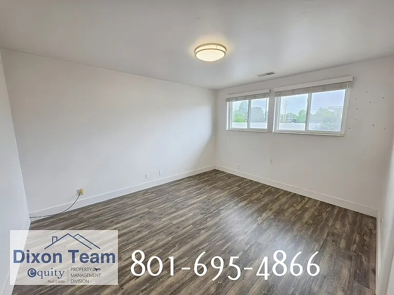 2327 Chateau Dr #1 — Photo 7