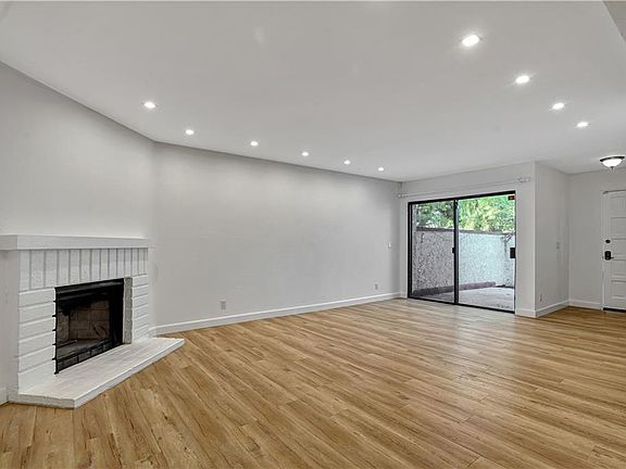 4th image of 21500 Califa St Unit 188