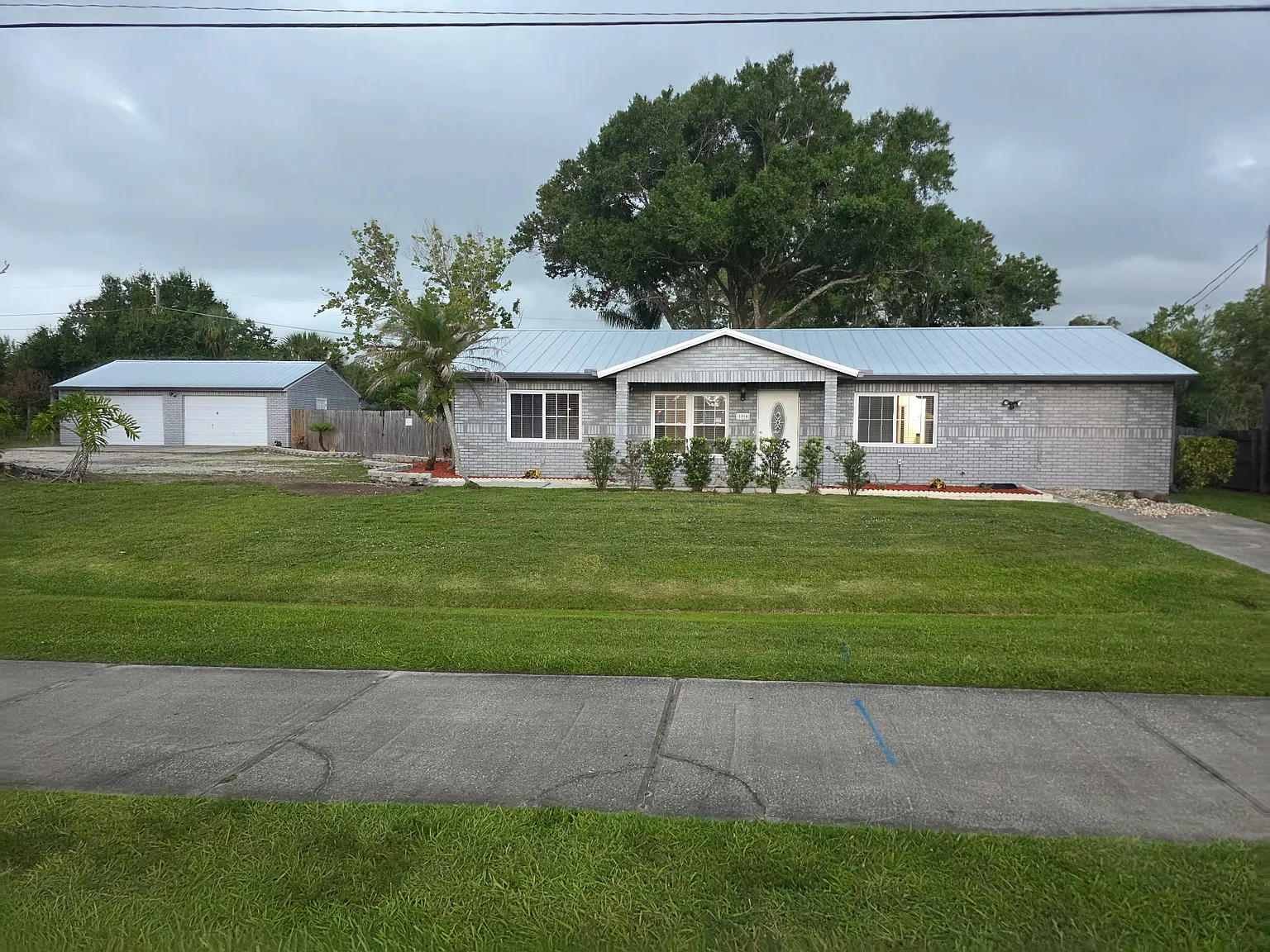 3 bed, 1670 sqft, $2,400 — Photo 1
