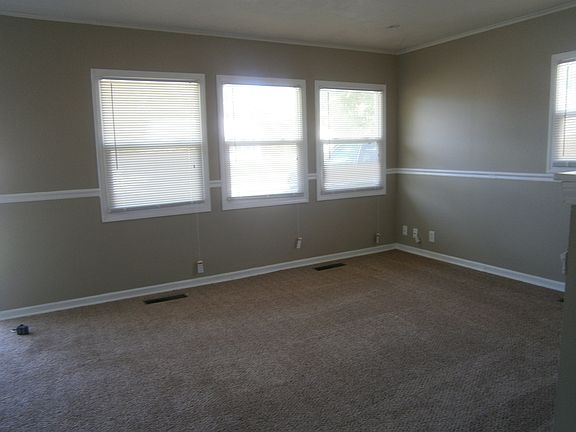 2nd image of 4106 Saylor St