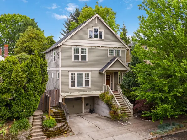2821 SE Schiller St, Portland, OR 97202