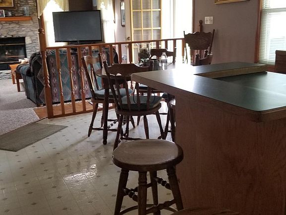 3rd image of 4717 Fister Ct