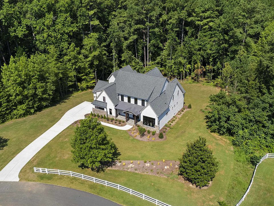 2nd image of 221 Rockford Ln