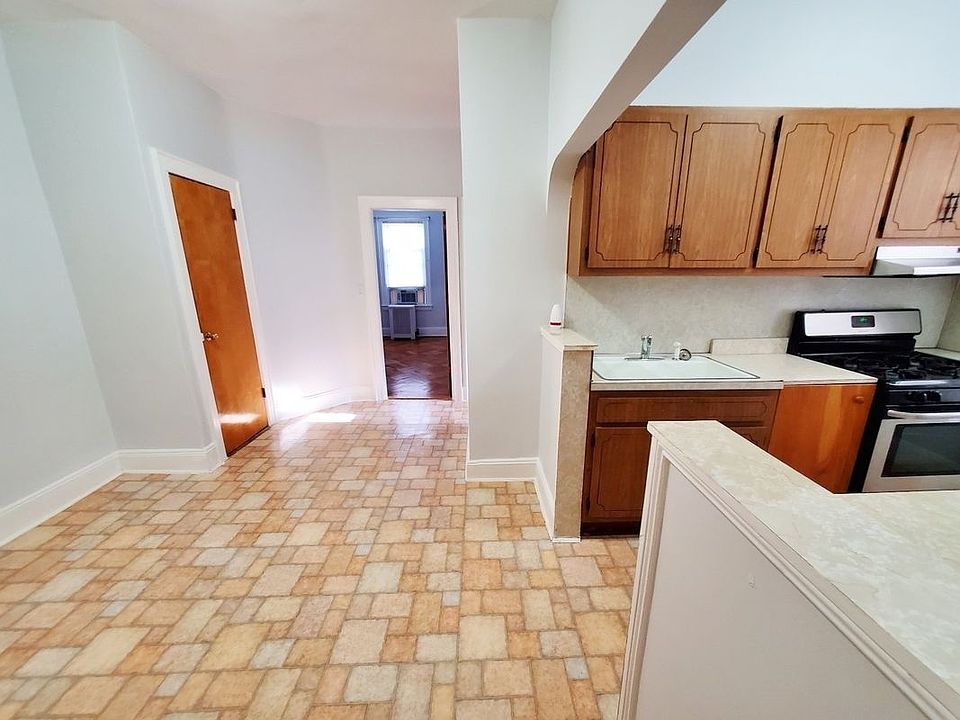 1st image of 24-41 24th St #2EE