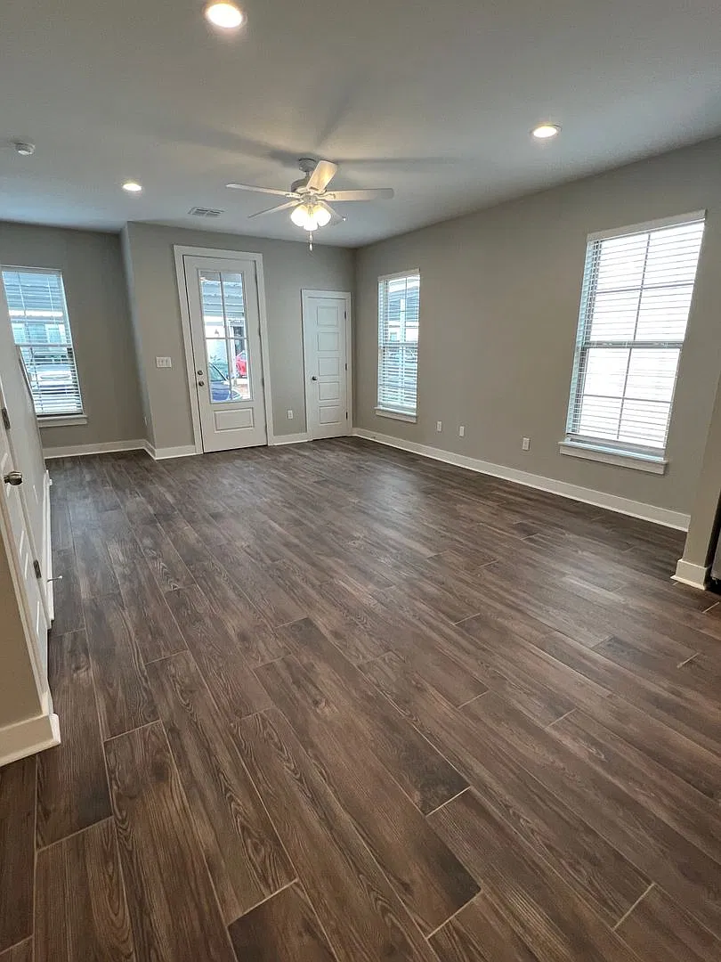 3-Bed / 2.5-Bath Beautiful Townhomes — Photo 3