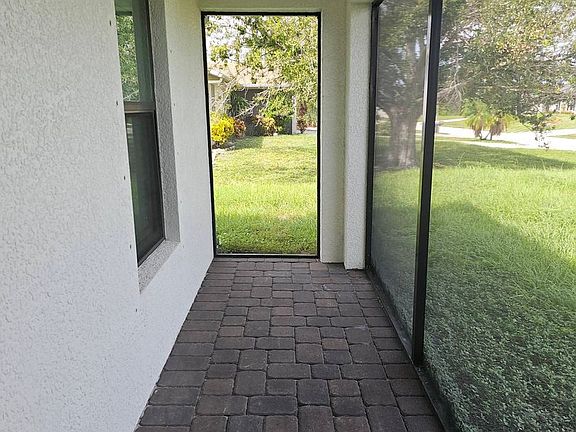 3rd image of 1408 NW 10th St