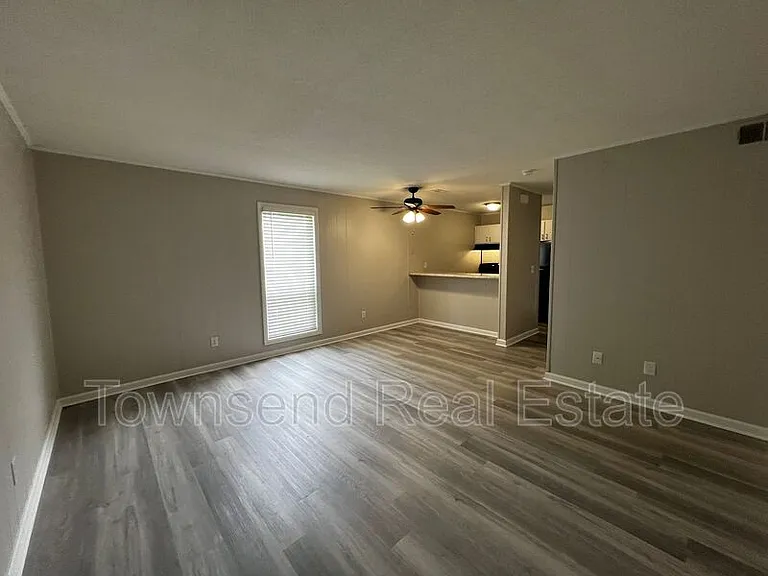 5874C Century Oaks Dr — Photo 2