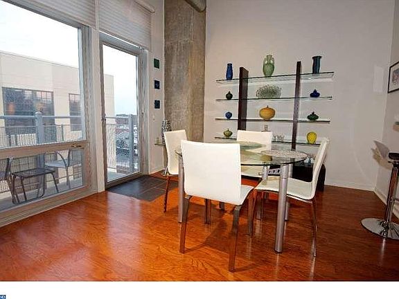 4th image of 113 N Bread St APT 6A