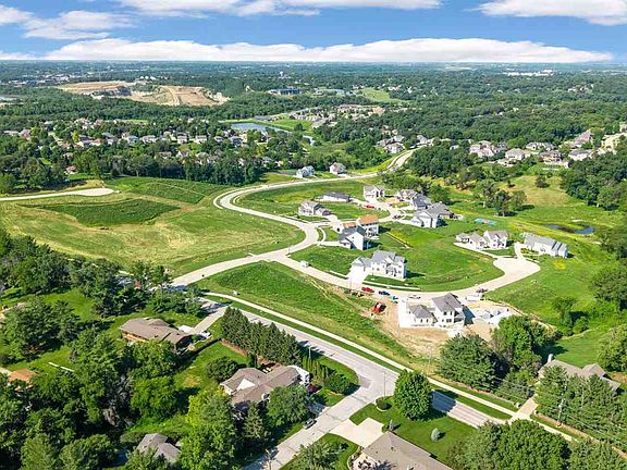 5th image of 592 Auburn Ridge Rd