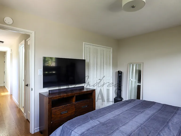 225 San Carlos Ave — Photo 25