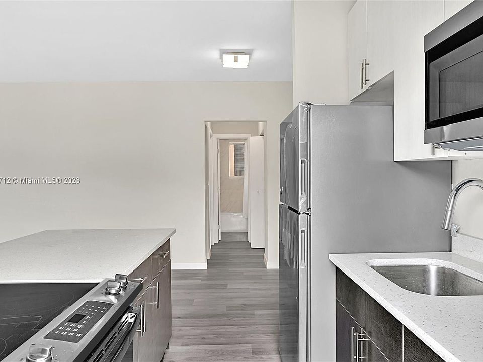 2nd image of 1525 Michigan Ave APT 6