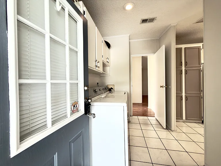 827 Sun Glow St — Photo 2