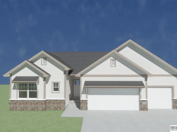 10209 S 110th St, Papillion, NE 68046