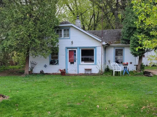 715 W Michigan St, New Buffalo, MI 49117