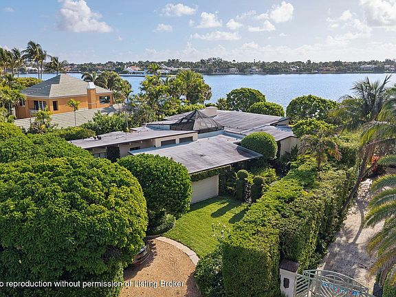 5th image of 748 Island Dr