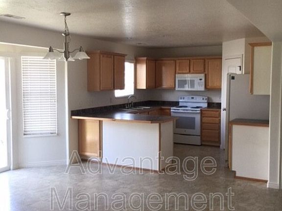3rd image of 598 W Northlake Dr