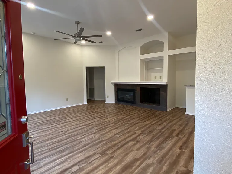 4644 Booth Dr — Photo 6