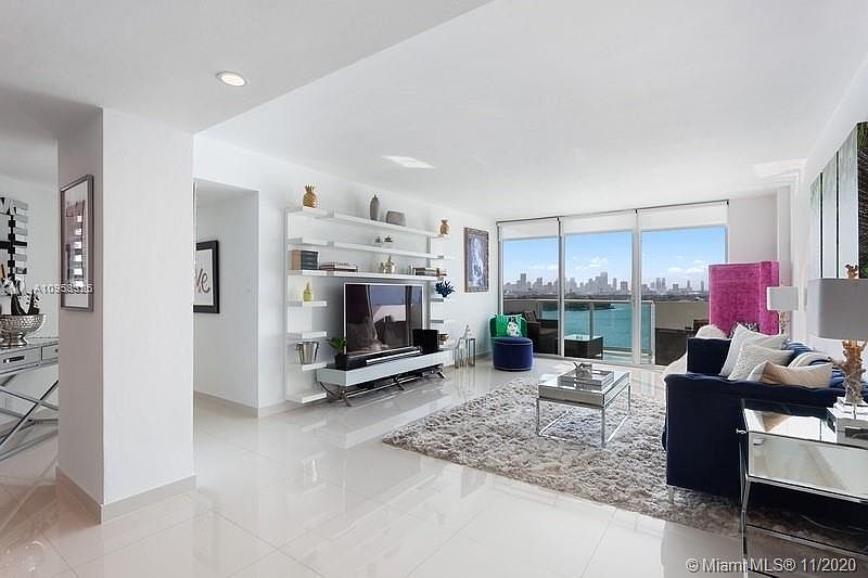 1st image of 1200 West Ave APT 1026