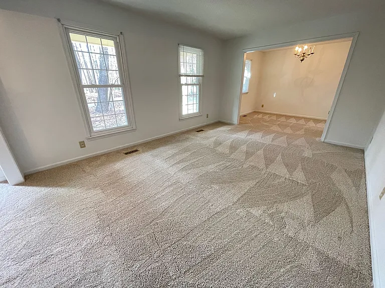 106 Downing Ct — Photo 4