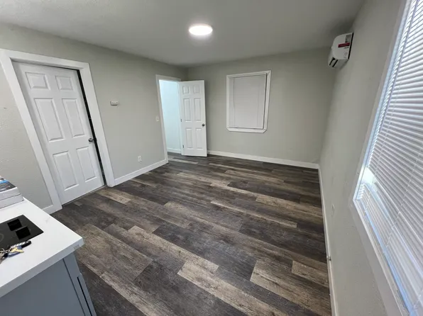 708 E Roseburg Ave #B, Modesto, CA 95350