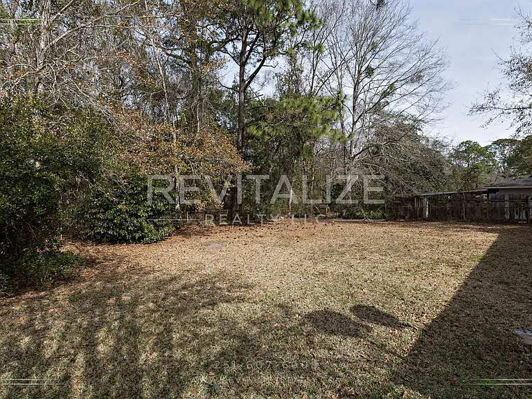 1258 Charmaine Cir N — Photo 31