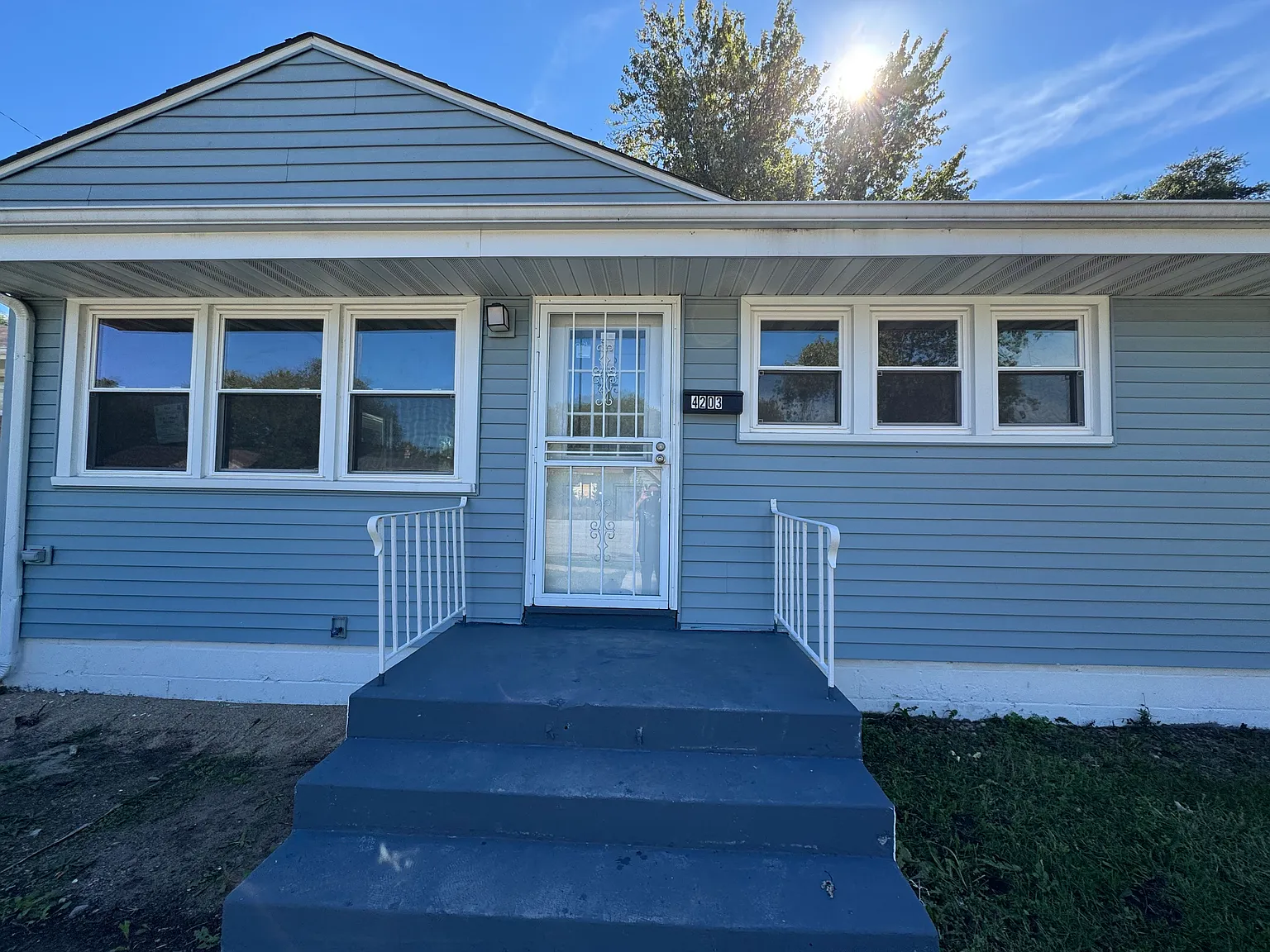 4 bed, 1.5 bath, 1875 sqft, $1,950 — Photo 1