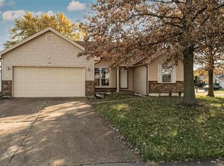 448 Slusser Ln, Florissant, MO 63031
