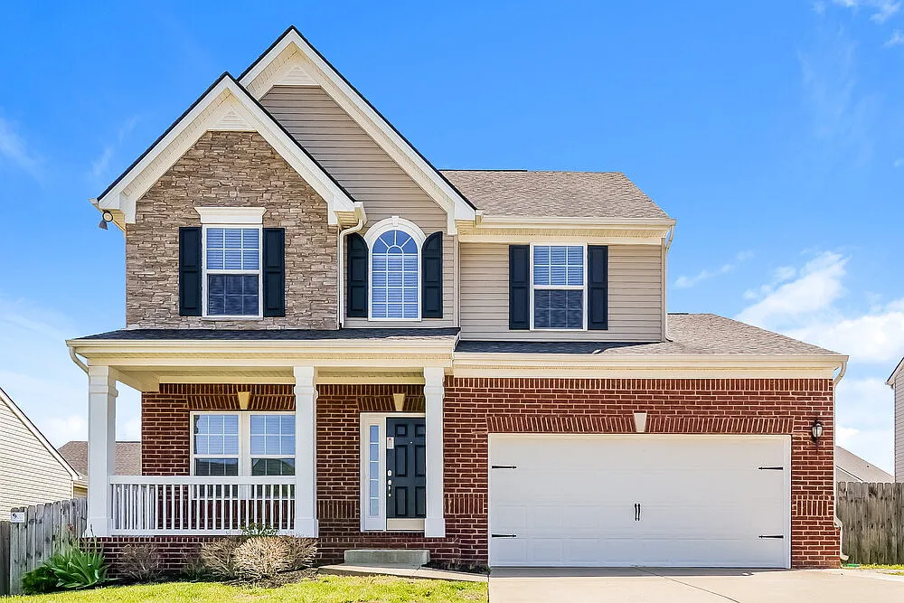 3 bed, 2.5 bath, 2134 sqft, $2,575 — Photo 1