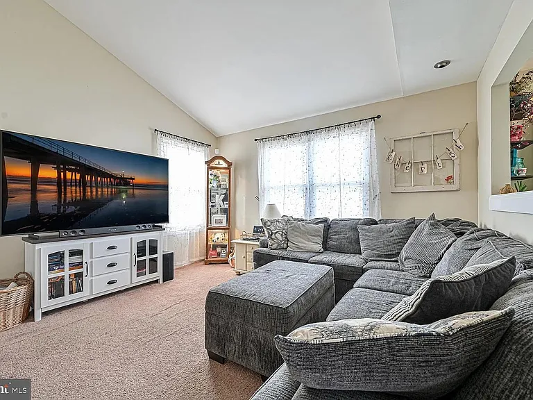 16 Country Hollow Cir — Photo 6