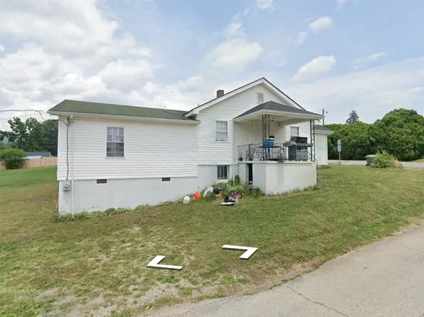 333 Red Ln, Salem, VA 24153