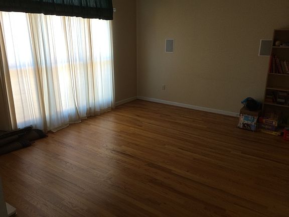 4th Bdrm (or Form Living Rm)
