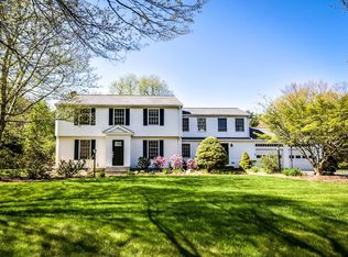 22 Meadowbrook Rd, Sherborn, MA 01770