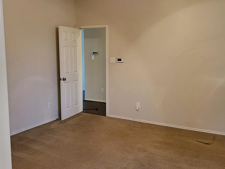 5008 Bridgewood Dr — Photo 8