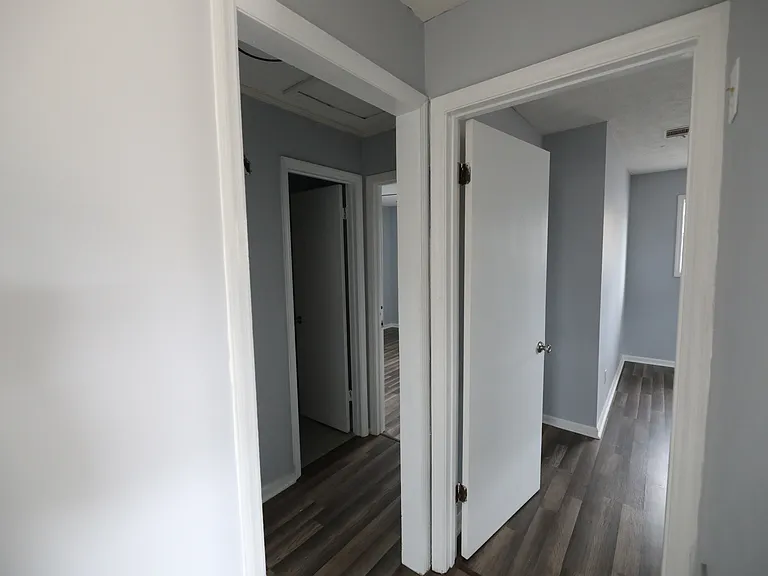 223 Industrial Way — Photo 6