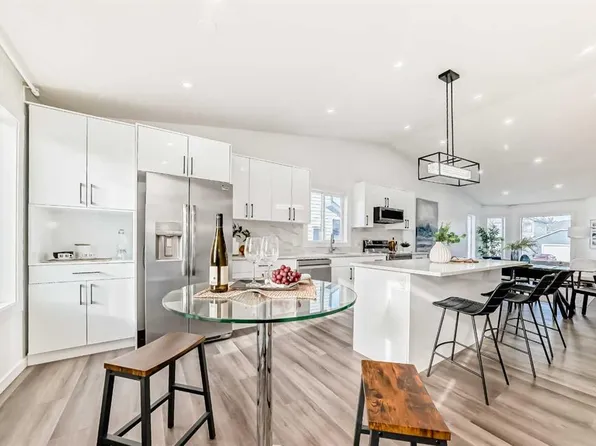 244 E Coverdale Ct NE, Calgary, AB T3K 4J7