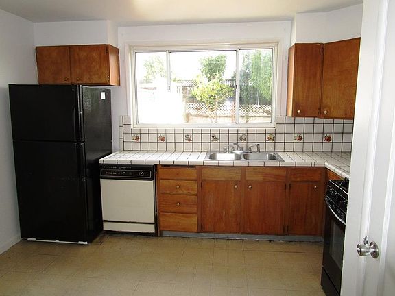 5th image of 779 Hillside Blvd