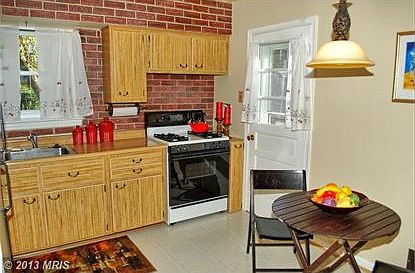 3rd image of 5855 Mount Vernon Dr