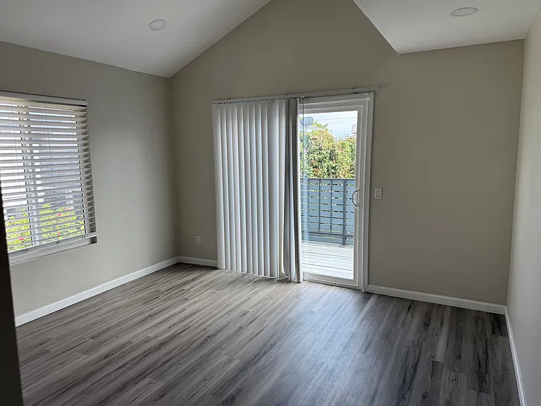 2518 England St #5 — Photo 9