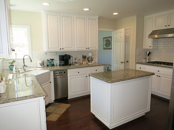 2nd image of 868 Admiral Ct