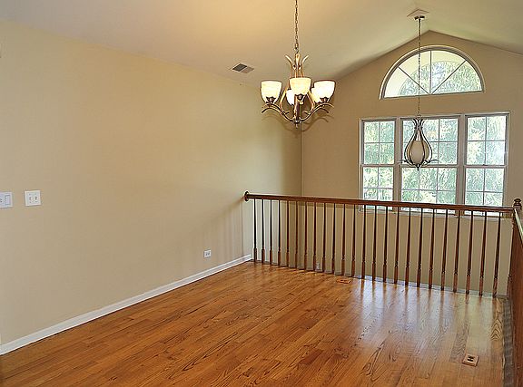 4th image of 747 Deep Wood Ct