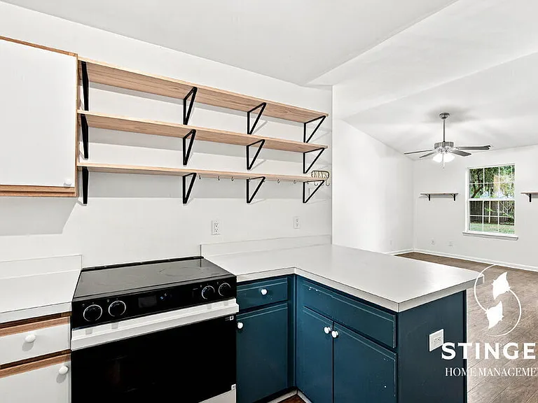 54 Ardmore Ave — Photo 15