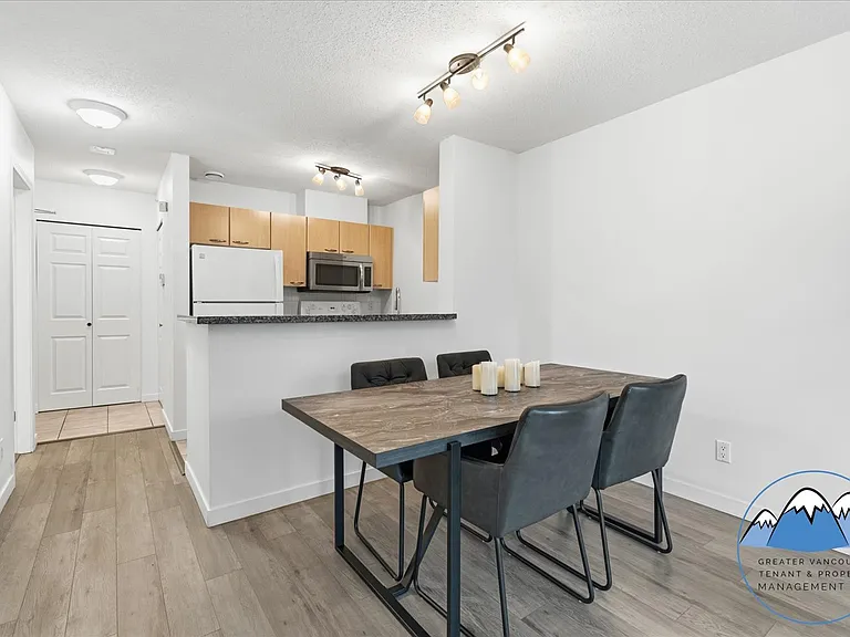 1420 Georgia St W — Photo 9