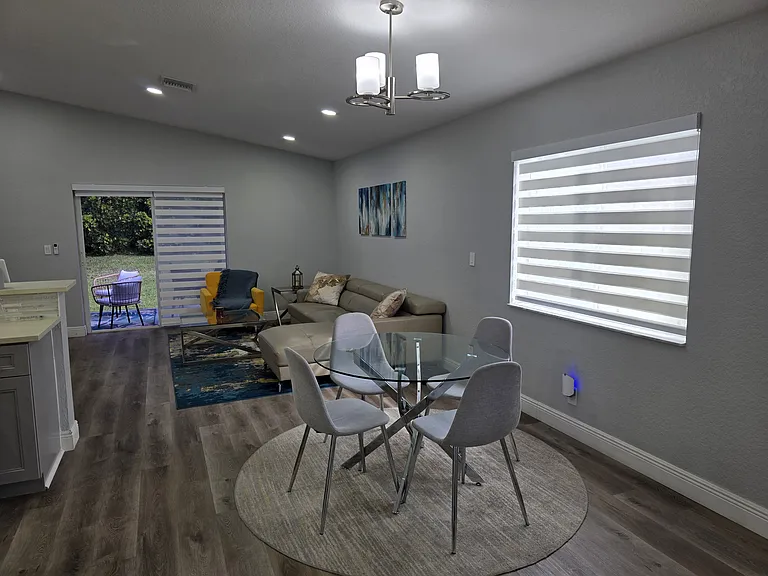 1217 SW 46th Way — Photo 5